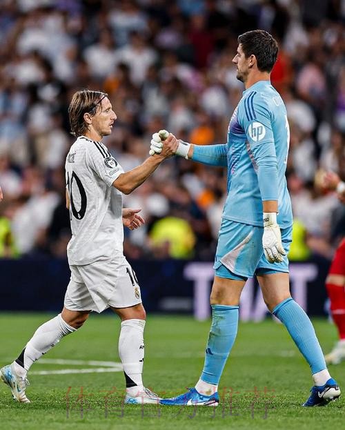 西媒:伊斯科越来越接近离队 他和皇马都无意续约 西媒:伊斯科越来越接近离队 他和皇马都无意续约