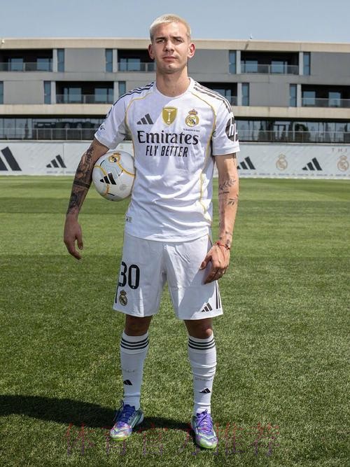 由于贝尔计划回皇马 热刺有意签前锋冈萨雷斯